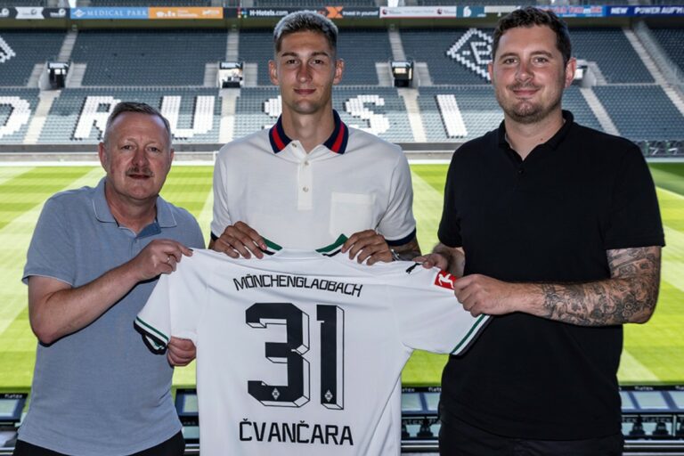 Čvančara appartient déjà au Borussia, il a signé pour cinq ans. Des conditions extraordinaires, a déclaré le Sparta
