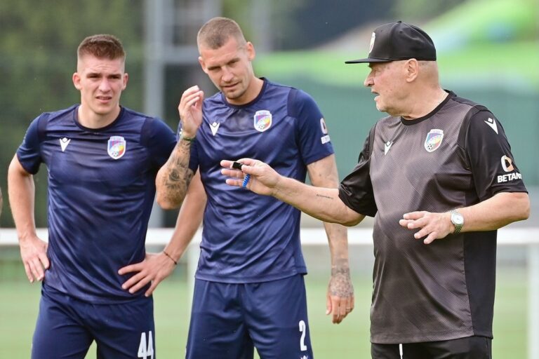 Koubek à propos de la titularisation de Hejda contre Drita : L’impossible est possible. Quelques heures avant le match, la décision sera prise