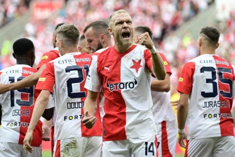 Le Slavia a finalement pris le dessus sur le Hradec, Van Buren et le débutant Chytil ont fait leurs débuts.