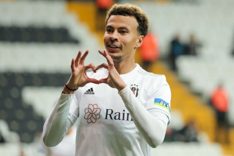 Le footballeur d’Everton Alli est en rééducation depuis six semaines. Les pilules étaient destinées à combattre les traumatismes de l’enfance