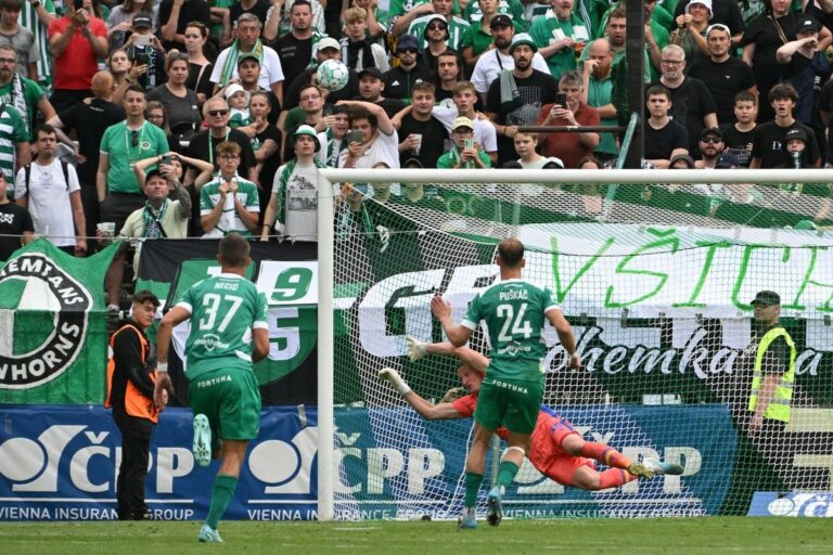 Week-end footballistique en ligne : Teplice reste à 100%, le Dynamo annonce une nouvelle recrue