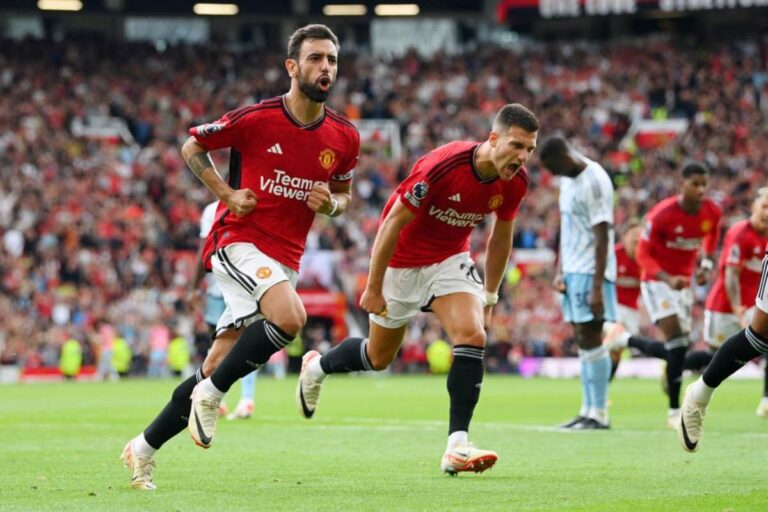 Arsenal a dormi au début et à la fin, United s’est réveillé après un départ horrible. West Ham en tête du championnat