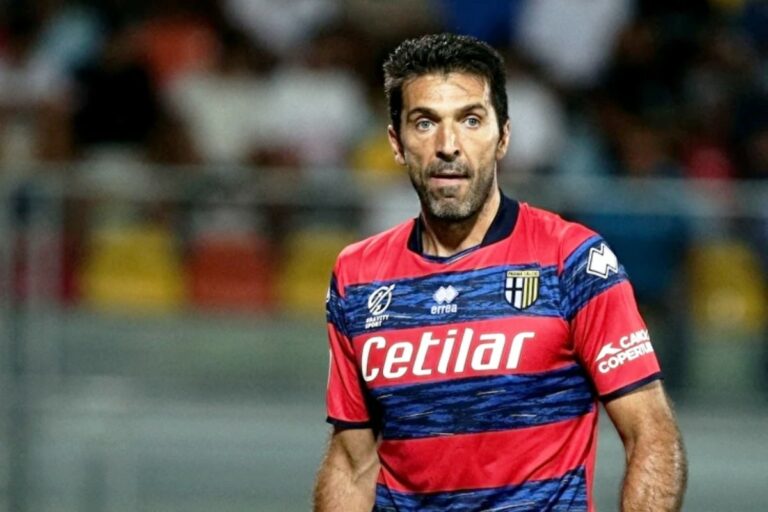 Buffon a confirmé la fin de sa carrière. Nous l’avons fait ensemble, a-t-il dit après 28 ans de carrière.
