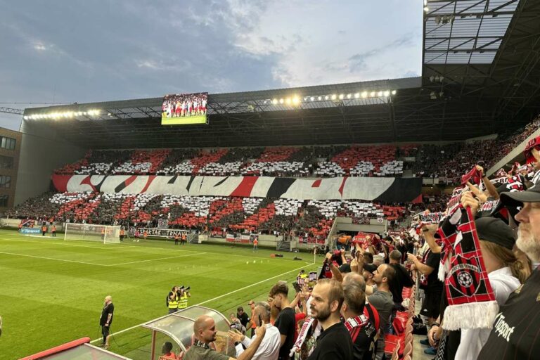 De la chaudière : Le défilé de Stetin à Trnava et une atmosphère orageuse