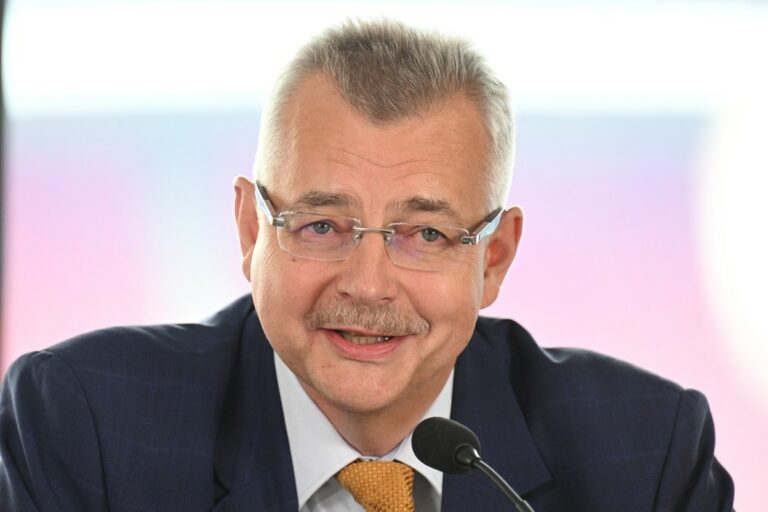 Des changements au Slavia ? Nous n’avons plus besoin de vendre, dit Tvrdík. Pour combien Jurásek pourrait-il partir ?