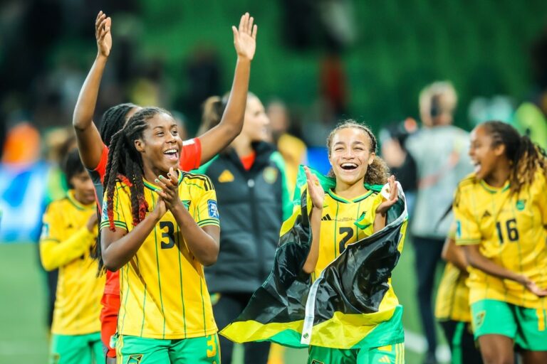 Elles ne sont arrivées à la Coupe du monde que grâce à une collecte publique. L’histoire des Reggae Girlz qui ont pris Usain Bolt à cœur