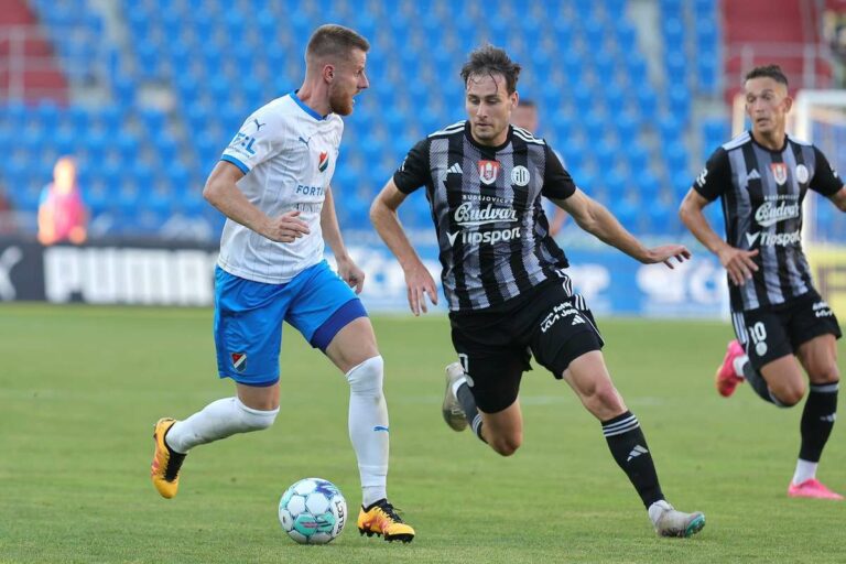 La ligne défensive du Dynamo a longtemps épuisé les buteurs d’Ostrava, et seul Tanko a trouvé la recette.