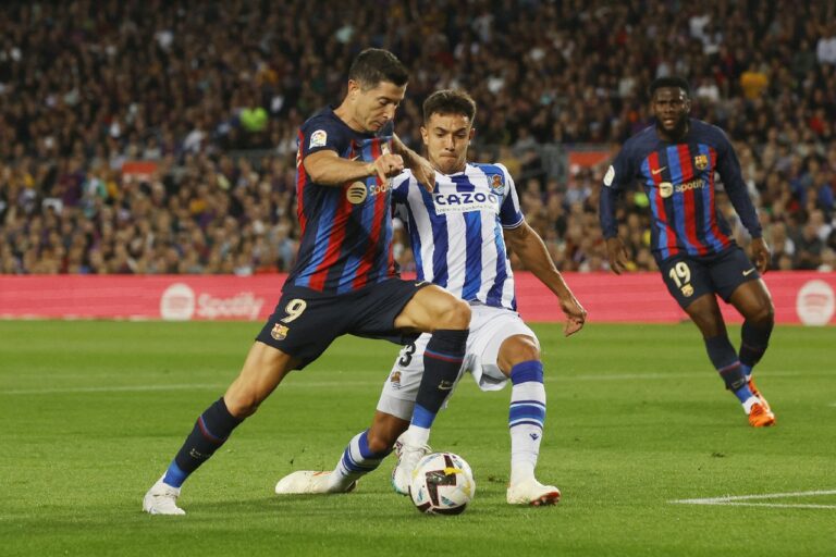 Le FC Barcelone s’appuiera sur l’expérience et la jeunesse pour défendre son titre, et manquera le Camp Nou