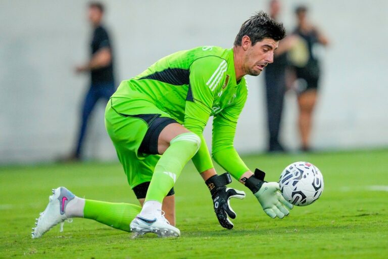 Le Real Madrid fait face à un problème inattendu : Courtois se déchire les ligaments du genou et se fait opérer
