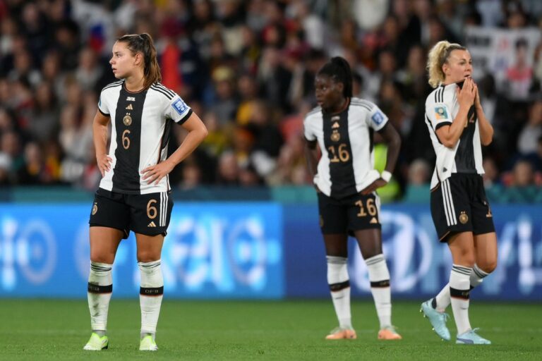 Les Allemandes terminent en tête de leur groupe pour la première fois à la Coupe du monde, les Marocaines fêtent un progrès historique