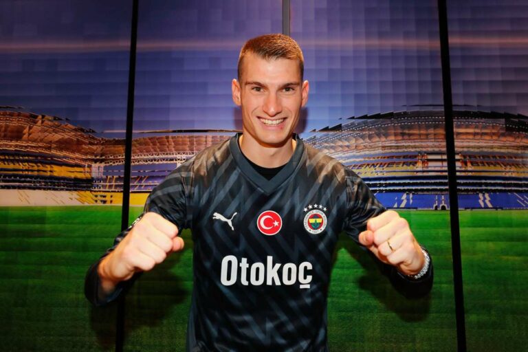 Livakovic appartient officiellement à Fenerbahçe et veut remporter le titre de champion de Turquie