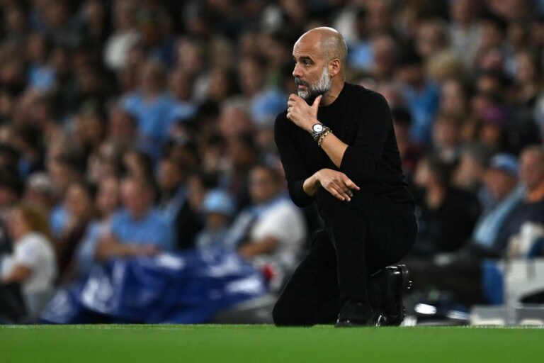 Manchester City doit se passer de Guardiola. Le stratège espagnol a été opéré du dos