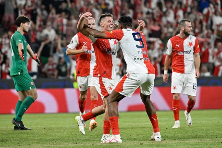 Masopust a marqué après dix mois. Un demi-but pour Bolua, apprécié par son jeune coéquipier
