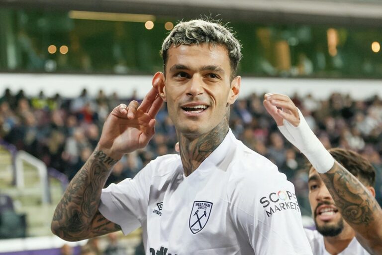 Scamacca est resté en Angleterre pendant une saison, acheté à West Ham par l’Atalanta.