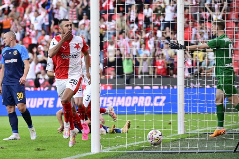 Schranz a marqué deux buts pour donner la victoire à Slavia contre Dnipro, l’équipe locale a terminé avec dix buts.