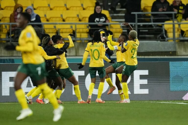 Sensation à la Coupe du Monde Féminine. Les Jamaïcaines domptent l’attaque brésilienne et fêtent leur qualification pour les huitièmes de finale.