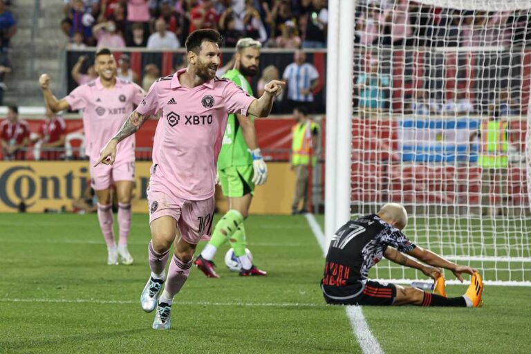 Un début de championnat comme un coup de tonnerre. Messi le Joker conclut l’action par un but magnifique, et Miami n’est plus le dernier…