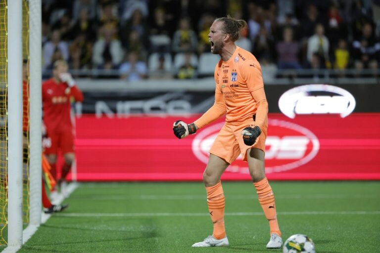 Un héros inattendu à Faerie. Il y a deux ans, il a arrêté le football, et maintenant il bénéficie d’une promotion historique.