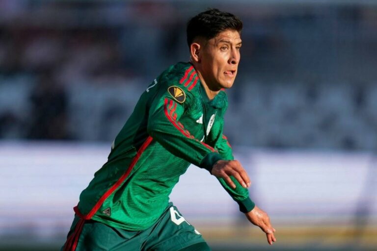 West Ham a signé son premier contrat. Le défenseur mexicain Álvarez arrive à Londres en provenance de l’Ajax