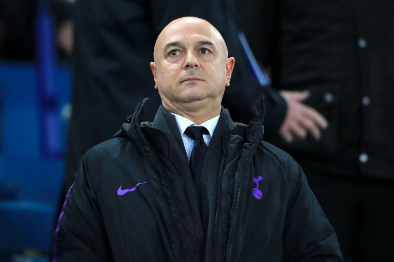 Conte et Mourinho sont de grands entraîneurs mais probablement pas pour notre club, dit le patron de Tottenham