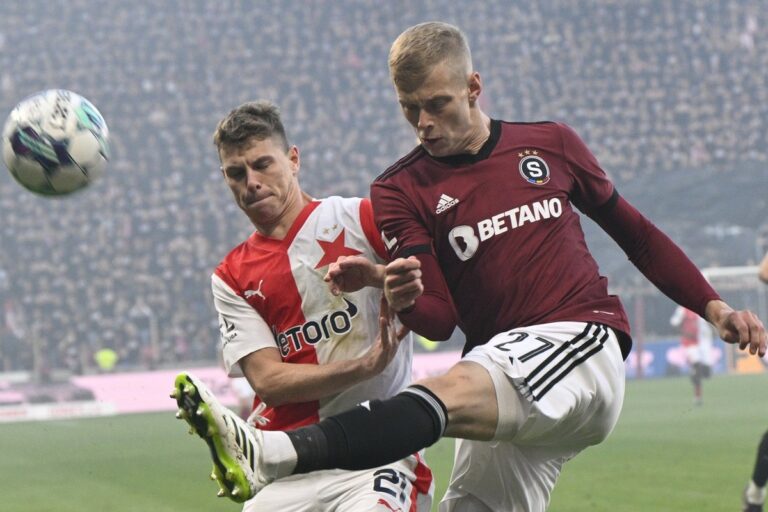 De l’Europe à aujourd’hui… Le Derby est un jour férié, mais il y a eu le moins de football possible, a déclaré M. Panak.