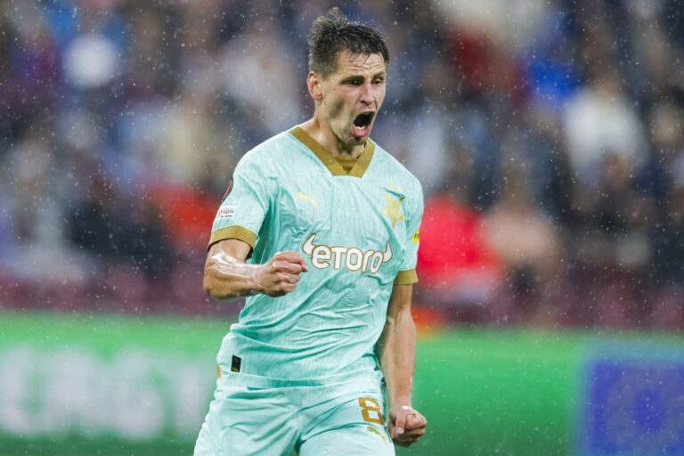 Je suis une sorte d’hybride. Un but ? Bien sûr que j’ai visé, a déclaré Masopust en riant après la victoire contre Servette.