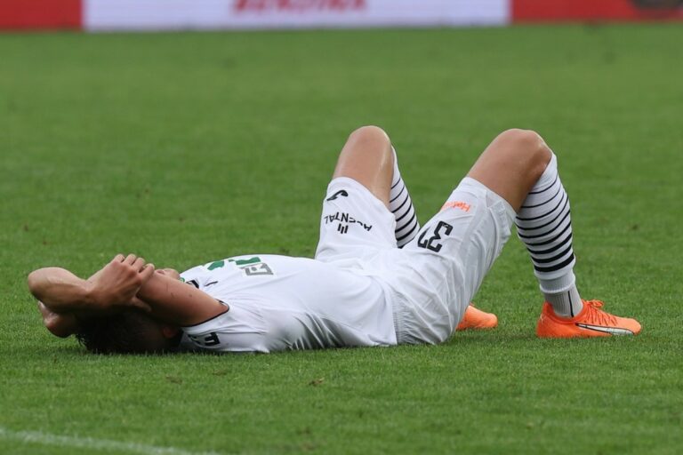 Karviná n’a pas réussi à battre Uničov dans la MOL Cup et est éliminé. Hradec a géré le rôle du favori