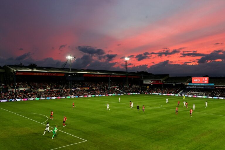 La soirée d’ouverture de Luton dans son stade confortable a mal tourné, West Ham a gâché la soirée.