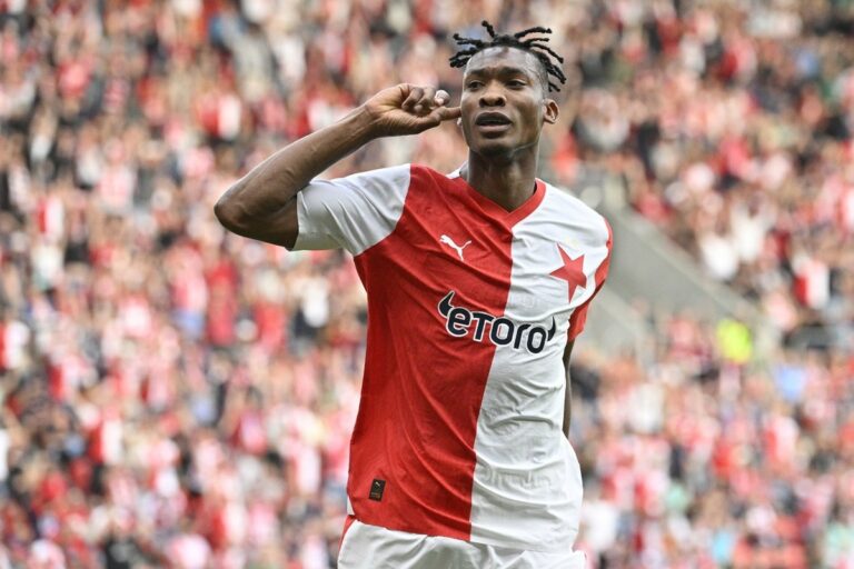 Le Slavia a de nouveau dominé à Eden, a donné cinq buts à Karviná et a rattrapé le Sparta.