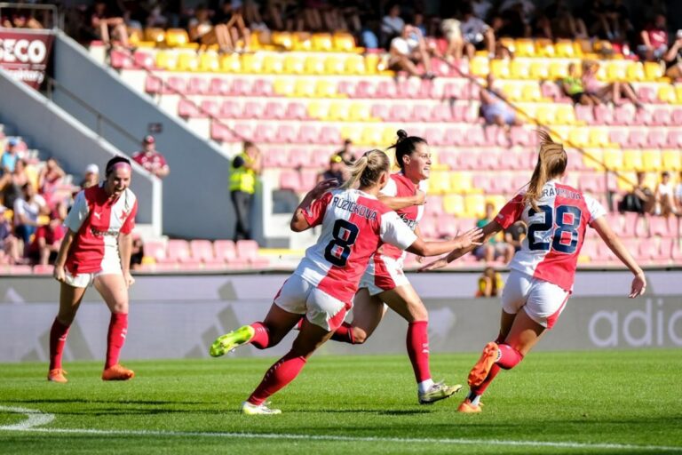 Les Slávists ont remporté le derby pour la troisième fois consécutive, Šurnovská s’est imposée à Letná