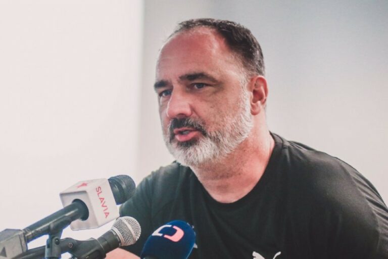 Trpišovský, à propos de la mauvaise fin de match du Slavia face à Zorja : « Nous l’avons dans la tête, mais nous allons le faire.