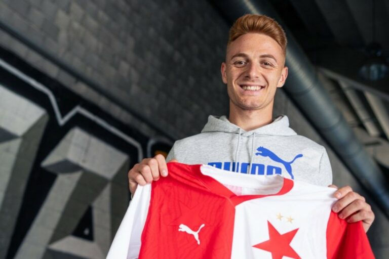 Un remplaçant pour Jurasek ? Des renforts annoncés sont arrivés à Eden, le Slavia a acquis le milieu de terrain Dumitrescu.