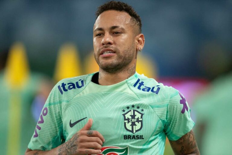 C’est un moment très triste, le pire moment, a déclaré Neymar. Il comptera sur le soutien de sa famille et de ses amis.