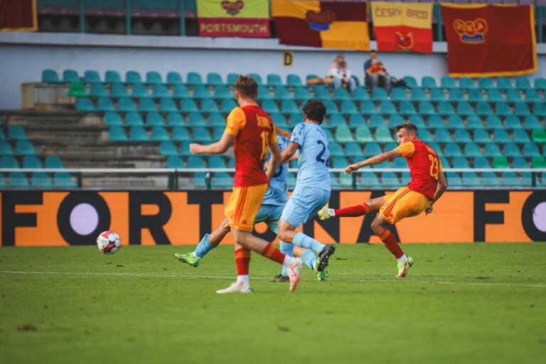 Dukla continue de respirer sur le dos de Vyškov, la deuxième place a été consolidée par le productif Kozel.