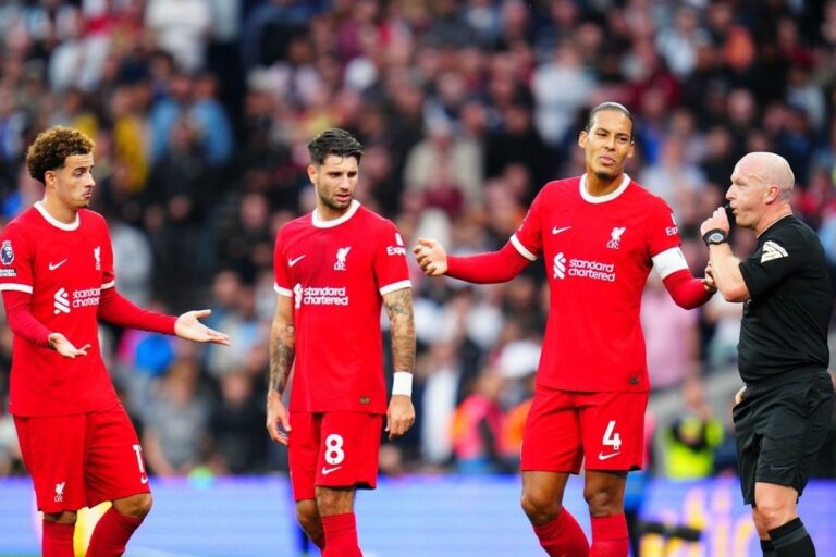 L’Angleterre compte les excuses de la VAR. Le verdict absurde contre Liverpool était la quatrième erreur de l’année.