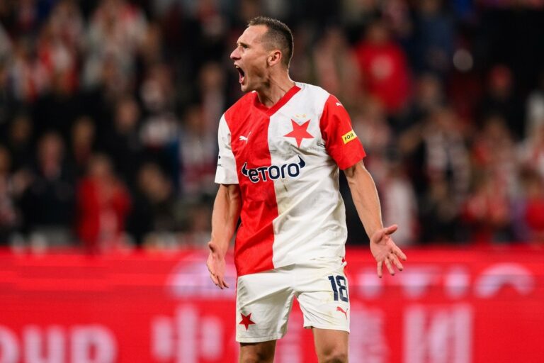 La suspension de quatre matches de Boril est maintenue. La commission d’appel de la FAČR a confirmé la décision de la commission de discipline.