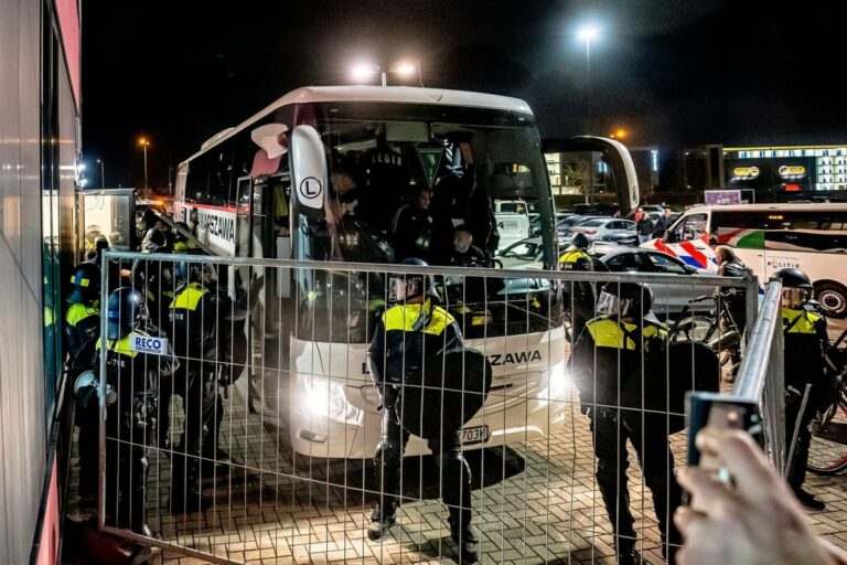 Le Legia Varsovie en difficulté. La police néerlandaise a arrêté deux de ses joueurs après un match de l’EKL.