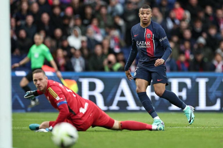 Le PSG a été emmené par Mbappé pour les trois points. Nice reprend l’avantage grâce au remplaçant Guessand