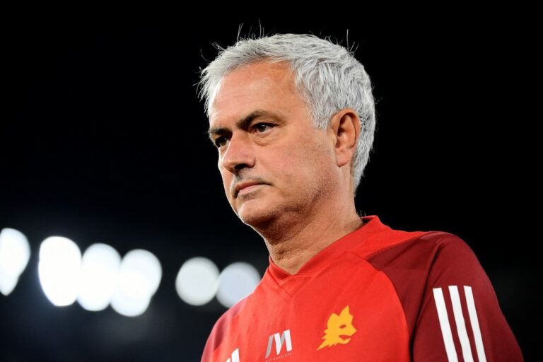 Mourinho fait l’éloge du Slavia : Peut jouer la Ligue des champions, avec d’autres les points sont indispensables