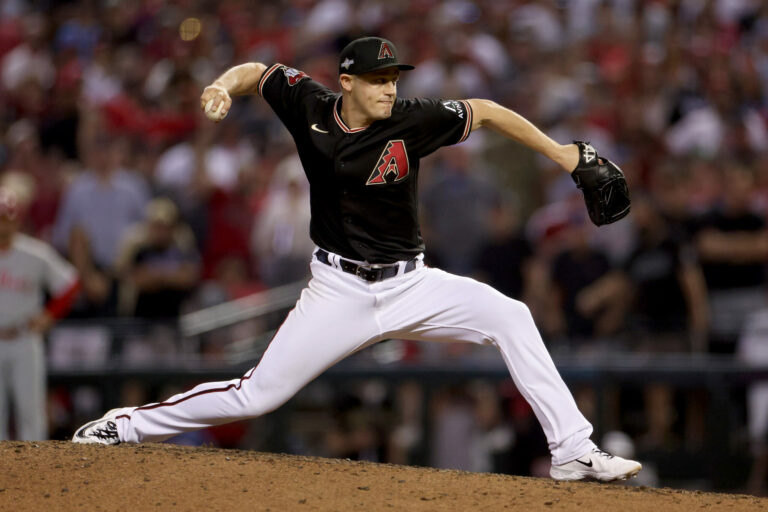 NLCS : le bullpen fait défaut aux Phillies, les D-backs s’en sortent