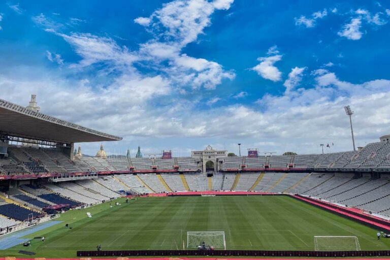 Premier El Clásico à Montjuic, une chance pour le Real. Les fans du Barca ne vont pas à Strahov