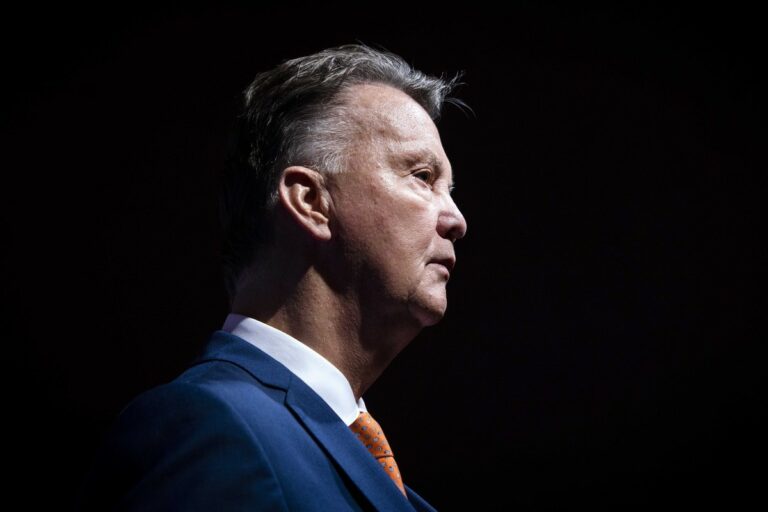 Un grand nom pour sortir de la crise. L’Ajax en difficulté a engagé Van Gaal comme conseiller