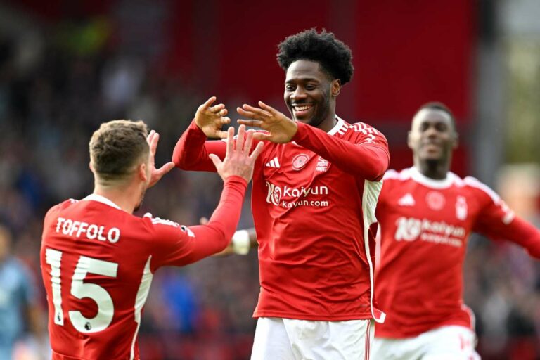 Aston Villa n’a pas chanté à Nottingham. Liverpool n’a été sauvé que par Díaz dans les arrêts de jeu