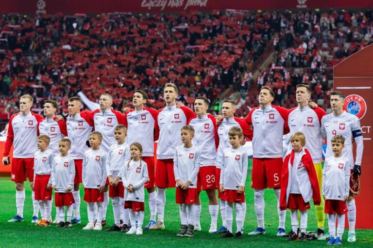 Barrage de l’Euro : la Pologne ouvrira les éliminatoires contre l’Estonie, le Pays de Galles défiera la Finlande et l’Ukraine jouera contre la Bosnie.