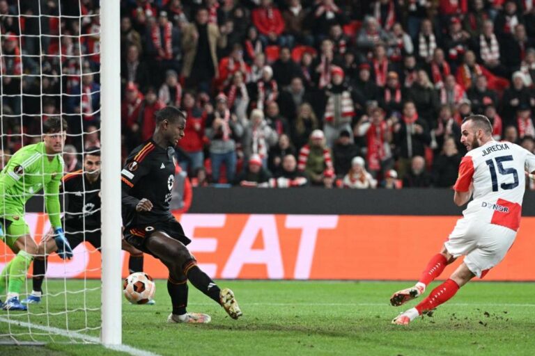 Cette meilleure performance a permis à la Slavia de prendre sa revanche sur les Romains. Les Sešiovans se souviennent des légendes