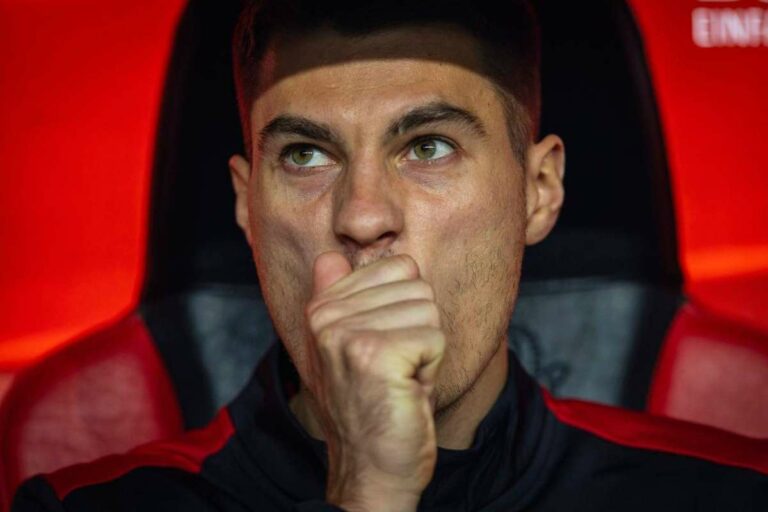La blessure de Schick ne devrait pas être grave. J’espère qu’il sera bientôt de retour, a déclaré l’entraîneur de Leverkusen.