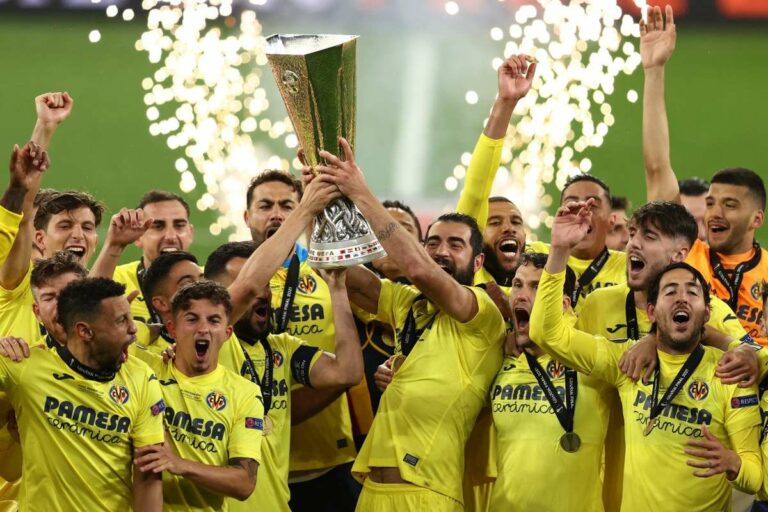 La taille n’a pas d’importance. Quatre petites villes de football qui se sont fait un nom en Europe