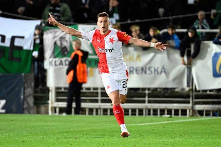 Le Slavia a dominé le derby de Vršovice et est premier. Tomic et Chytil ont gagné 2:0