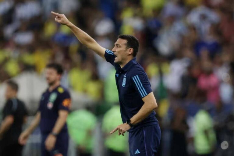 Le médaillé d’or argentin de la Coupe du monde envisage de démissionner. Je dois réfléchir à tout, a déclaré Scaloni.