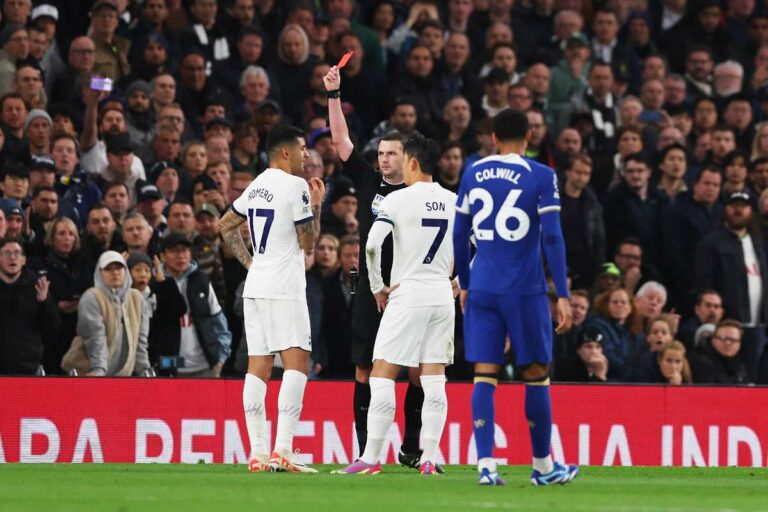 Mi-temps endiablée, buts refusés et cartons rouges. Un derby londonien spectaculaire dominé par Chelsea